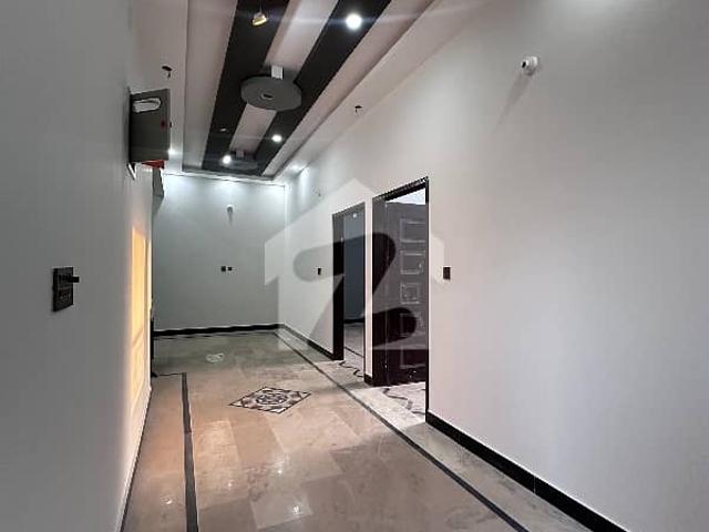 Get A 900 Square Feet Flat For Sale In Model Colony Malir