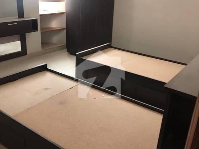 Get A 1800 Square Feet Flat For sale In Nishat Commercial Area