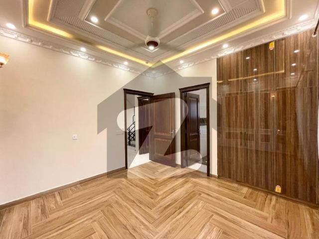 10 Marla Modern House For Sale At Hot Location Defence Raya