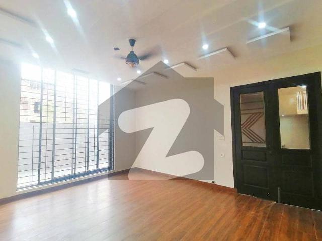 Get a chance to buy 1 kanal house for sale in uet housing society in lahore in a very hot location