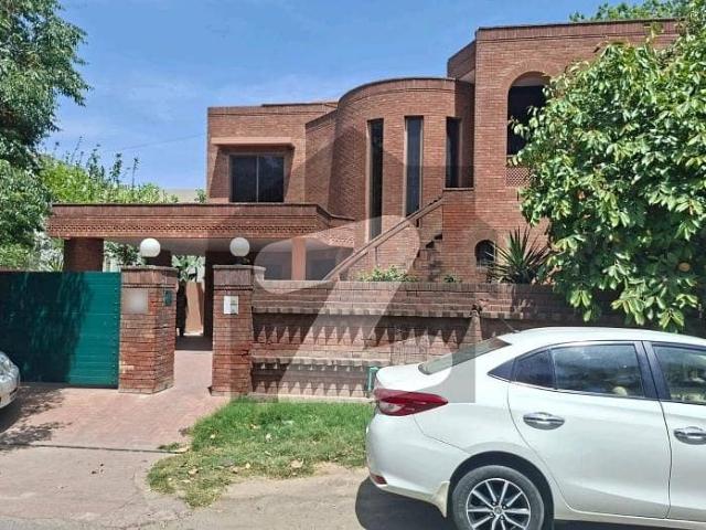 Get A Corner 2 Kanal House For sale In DHA Phase 1