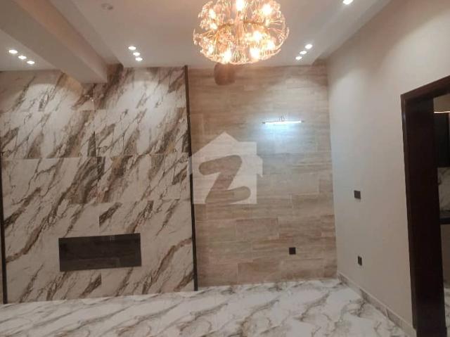 Get An Attractive House In Lahore Under Rs. 35000