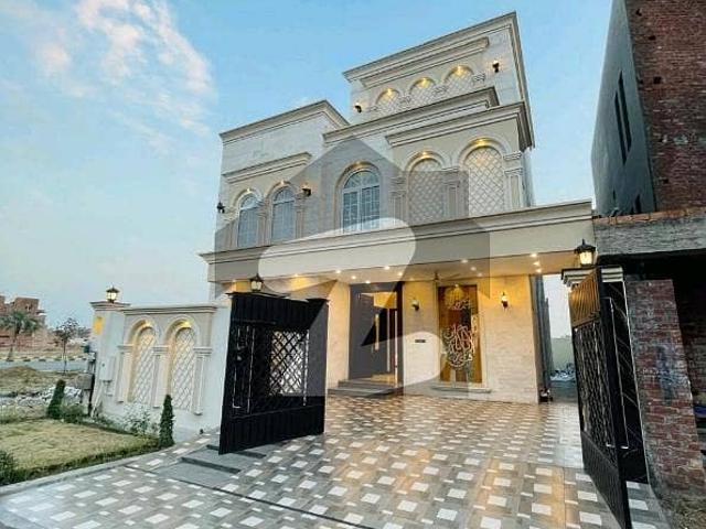 Get In Touch Now To Buy A Prime Location House In Royal Palm City