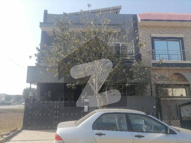 Get In Touch Now To Buy A 5 Marla House In Faisalabad