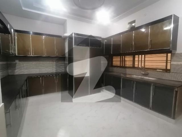 Get This Amazing Prime Location 10 Marla House Available In Model Town