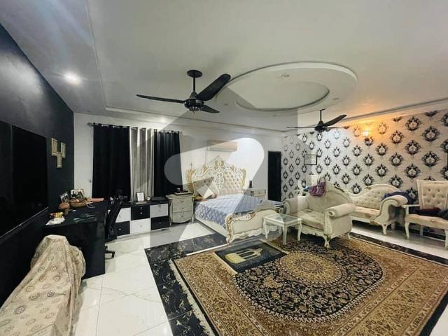 Get This Amazing 1 Kanal House Available In Marghzar Officers Colony