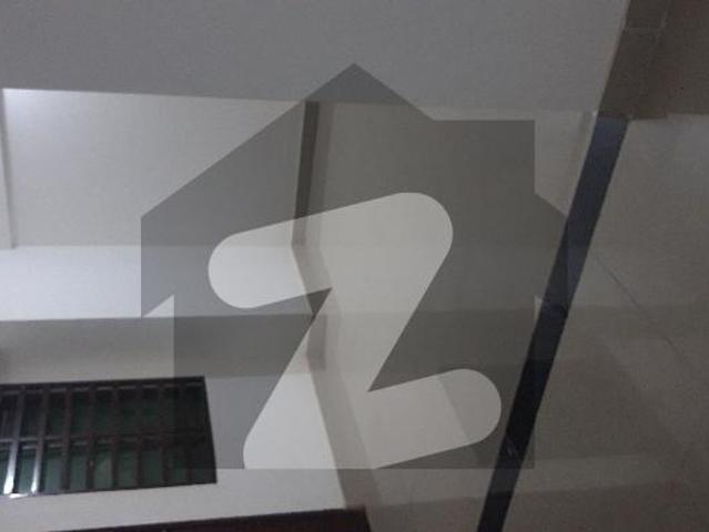 Get This Amazing 2600 Square Feet Flat Available In North Nazimabad Block F