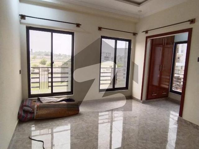 Get This Amazing 500 Square Feet Flat Available In Faisal Town F 18