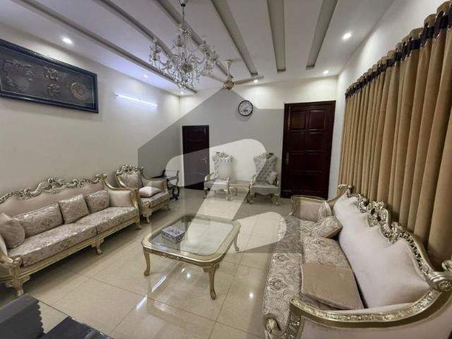 Get This Amazing 600 Square Yards House Available In G 15/1