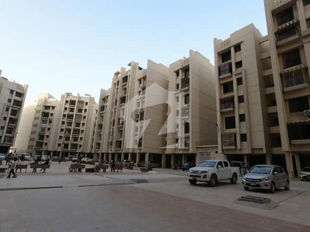 Get Your Hands On Corner Flat In Karachi Best Area
