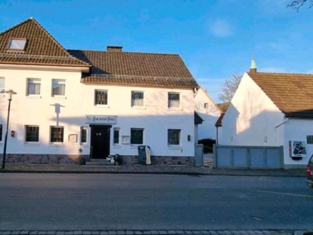 Gewerbe mit Wohnhaus