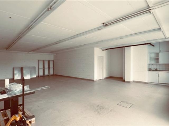Gewerbe & Lagerfläche 147 m² mit ebenerdiger Anlieferung und grossem Warenlift