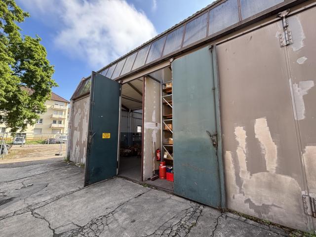 Gewerbe / Lagerhalle in zentraler Lage