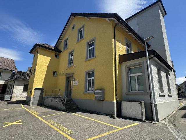 Gewerbe, Praxis, Büro, und Ladenflächen zu vermieten