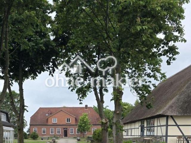 Gewerbefläche mit Sauna/Massageräume in Reetdach Fachwerkhaus