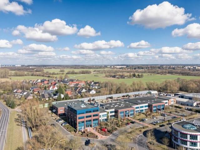 Gewerbefläche in Rostock Gehlsdorf: Büro + 212 m² Lager /Produktionshalle + Stellplätze