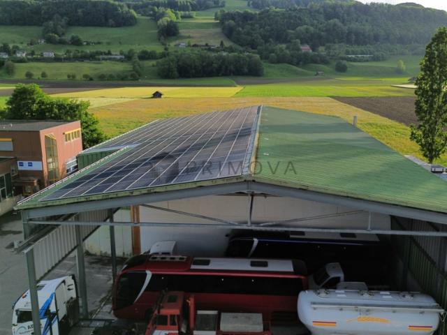 Gewerbehalle mit Aussenfläche ideal für Logistik und Transport