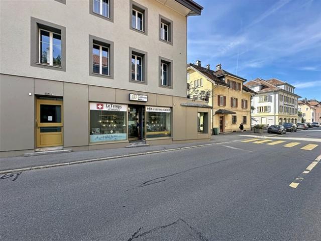 GEWERBEIMMOBILIEN MIT FENSTERN ZU MIETEN