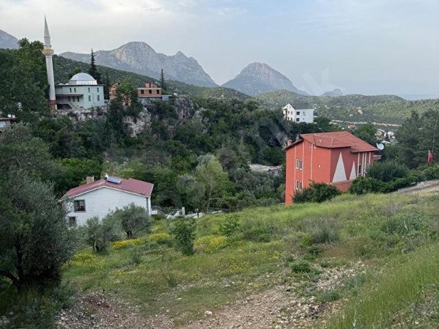 GEYİKBAYIRI KÖYİÇİNDE KADASTRO YOLU MEVCUT 751m2 TEK TAPU BAHÇE