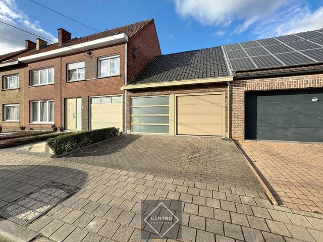 Gezellige gezinswoning met 3 slpks, tuin en PRAKTIJKruimt.
