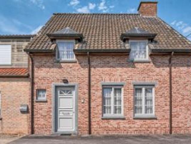 Gezellige gezinswoning te Gullegem met garage