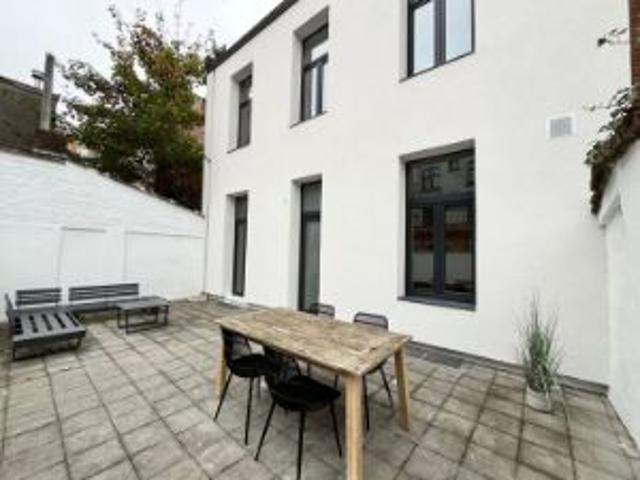 Gezellige, gerenoveerde woning 137m², 4 slpk & koer