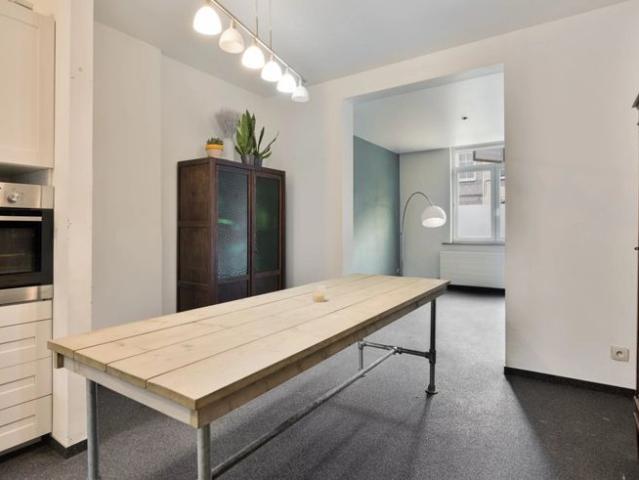 GEZELLIGE STADSWONING MET VEEL POTENTIEEL OP GOEDE LOCATIE I
