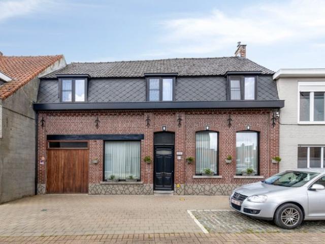 Gezellige stadwoning met vier slaapkamers en mooie tuin