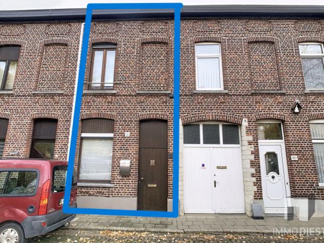 Gezellige rijwoning met terras en tuin