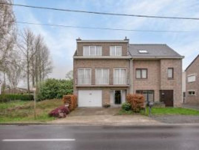 Gezinswoning 3 slpk – 2748m2 – achteruitweg