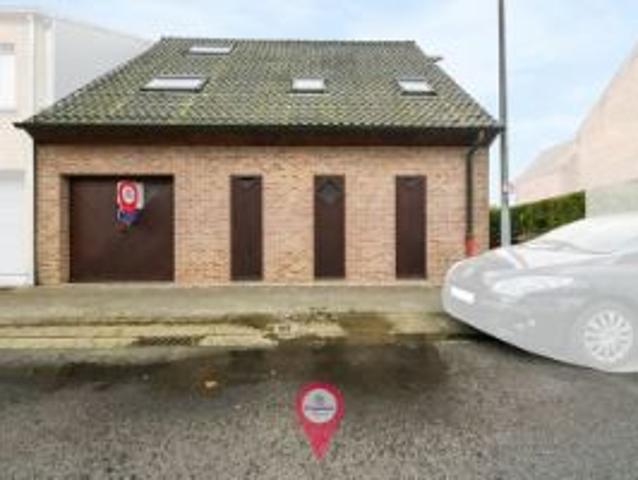 Gezinswoning op ruim perceel in centrum Oostkamp