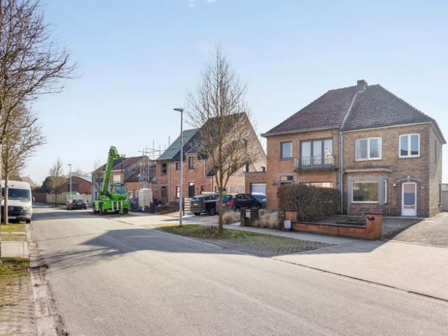 Gezinswoning met zuidgerichte tuin in centrum Varsenare!