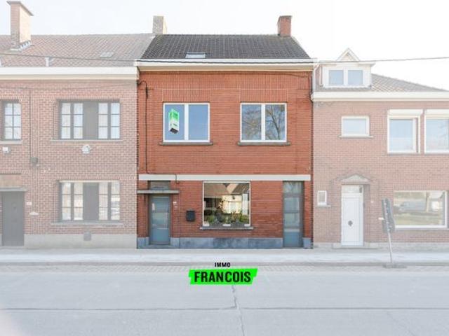 Gezinswoning met 3 slaapkamers in het centrum van Roeselare
