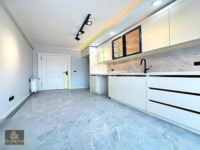 GK'DAN METROBÜSE 10DK GÜVENLİKLİ + HAVUZLU SİTE İÇİ 2+1 DAİRE!