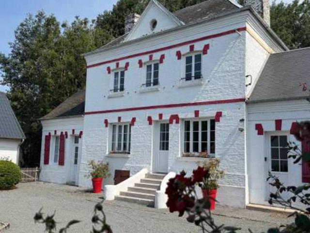 GH 1067 Magnifique Propriété au Coeur de la Baie