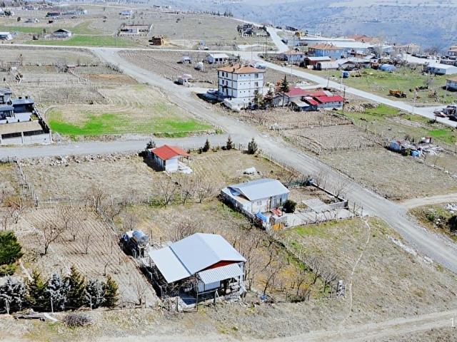 GİCİK TE İMARLI TEK TAPU ELEKTRİK SU BAHÇE AGAÇLAR SORUNSUZ BAÇE