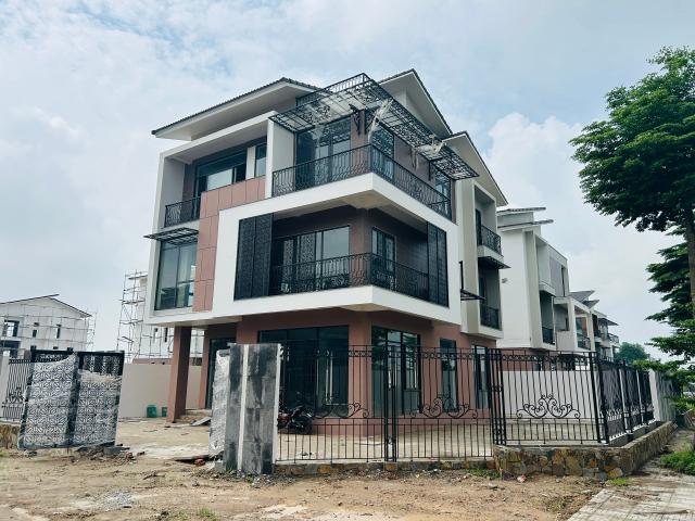 Giỏ hàng căn đơn lập góc vườn hoa centa riverside