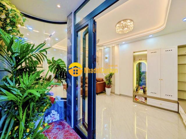 Giảm sâu 1,1 tỷ phạm văn đồng nhà đẹp 5 tầng chỉ hơn 8 tỷ