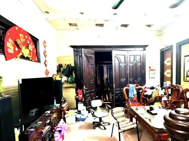 Giảm sâu, Bán nhà Nguyễn Khánh Toàn, Cầu Giấy, Oto Lô góc, 75m2, 5T, 17.9 tỷ