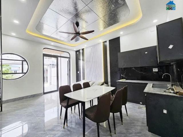 Giảm: 120. Triệu Còn: 2tỷ. 590 Triệu Nhà 1 Trệt 1 Lầu – Sân Ô Tô Thồ Cư