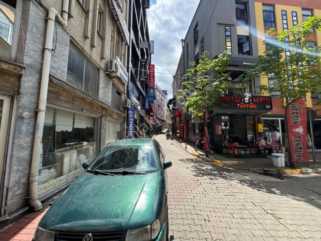 Giresun Ticaret Merkezinde Belediye Arka Caddesinde Satılık Bina