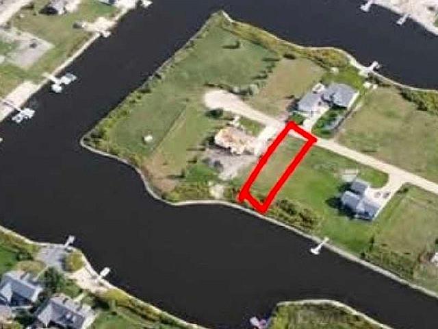 Gimli Cottage Canal Water Lot For Sale