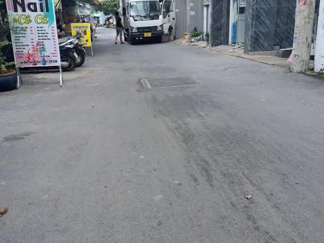 Giá 12tỷ 2. Xe tải quay đầu hẻm trải nhựa đẹp, quan chức sinh sống cực kỳ an ninh thiết kế lệch