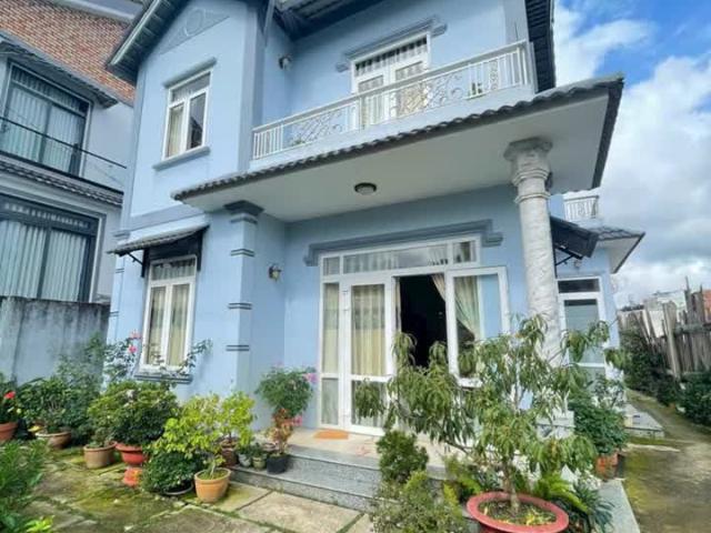 Gia Chủ Cần Bán Gấp Căn Biệt Thự Sân Vườn Ngay Trung Tâm P8 Đà Lạt
