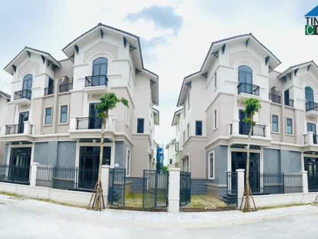 Gia đình cư nước ngoài cần bán căn biệt thự 135m2, giá hấp dẫn. 0984422