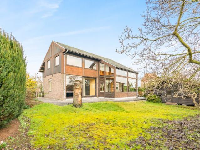 GIGANTISCHE WONING OP 2234M2 MET MOGELIJKHEID TOT BOUWEN.