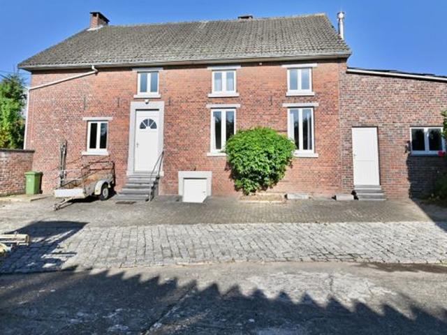 Gigantische hoevewoning op 20a19ca met grote garage, sta.