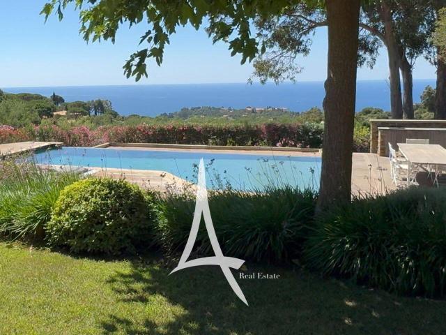 Gigaro Somptueuse villa familiale 466 m² 7 suites parentale