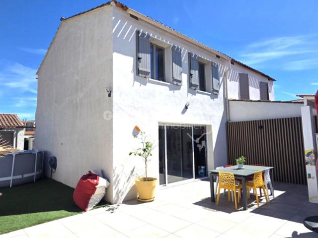 GIGNAC LA NERTHE, jolie maison de type 4 de 75 m² avec terrasse, garage et dépendance sur parcelle de terrain de 295m²