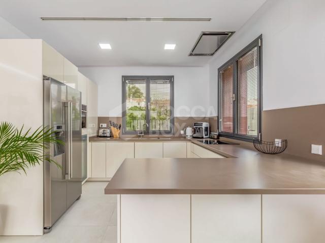 Gilded Elegance: A Hidden Gem on the Marbella Golden Mile